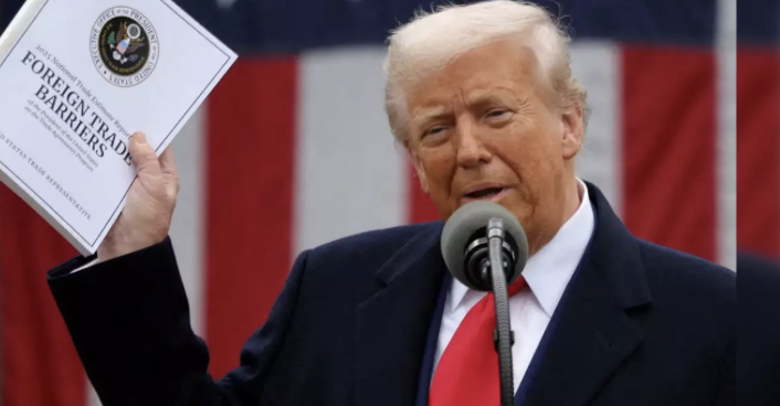 White House Refutes Claims of Trump Tariff Delay: Labels Report as False